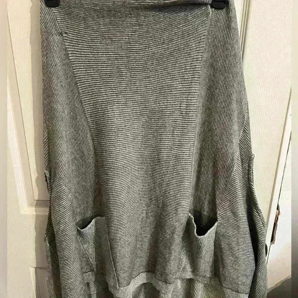 MOTH Poncho Style Sweater Sz M/L